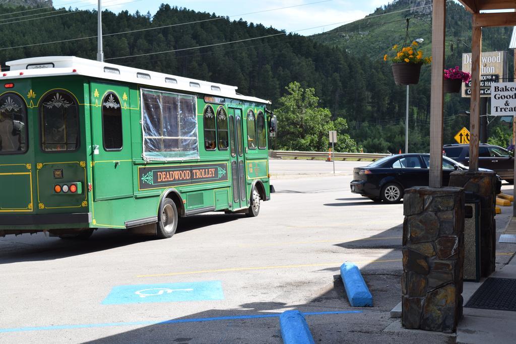 Deadwood Station Bunkhouse And Gambling Hall 모텔 외부 사진