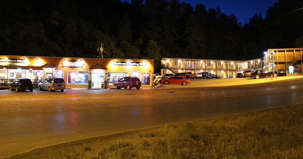 Deadwood Station Bunkhouse And Gambling Hall 모텔 외부 사진